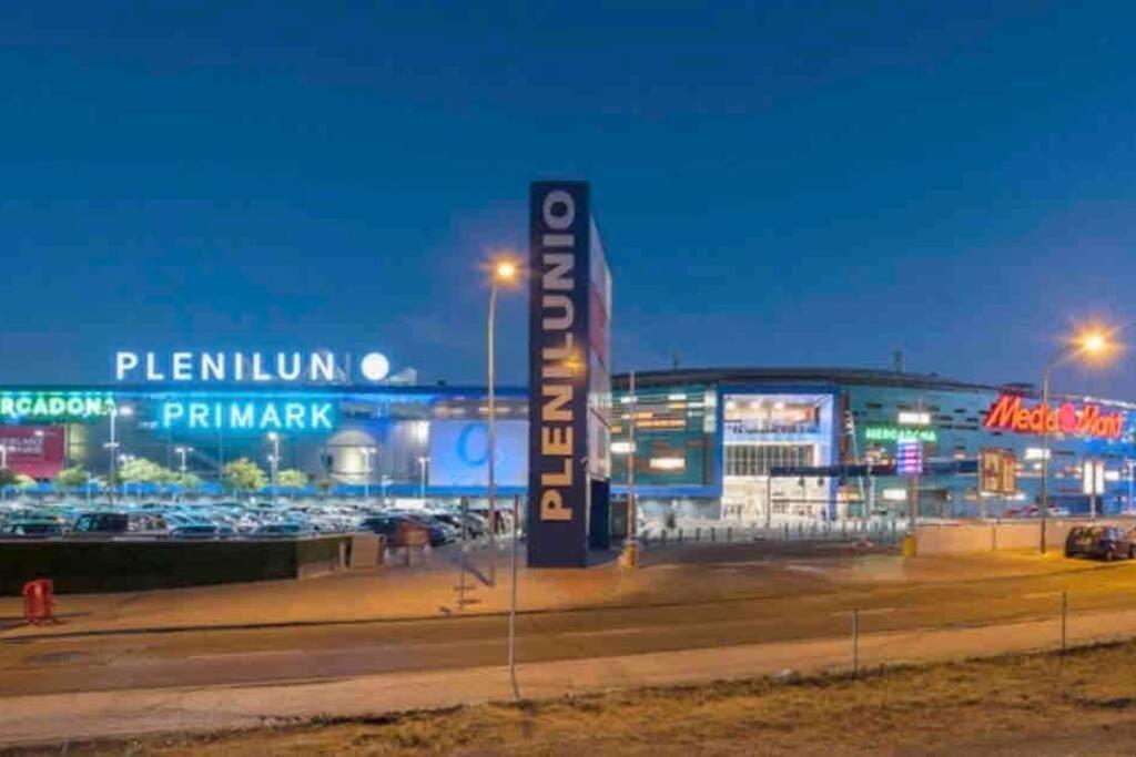 P4 Madrid Airport, Estadio Civitas, Ifema, Barajas Y Rejas Buitenkant foto